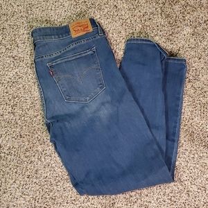 Levi 711 skinny size 32